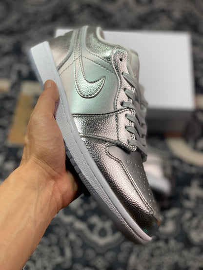 Nike AirJordan1 Low "Metallic Silver"