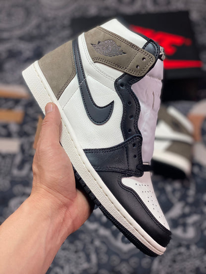 Nike AirJordan1 High Travis Scott Mocha