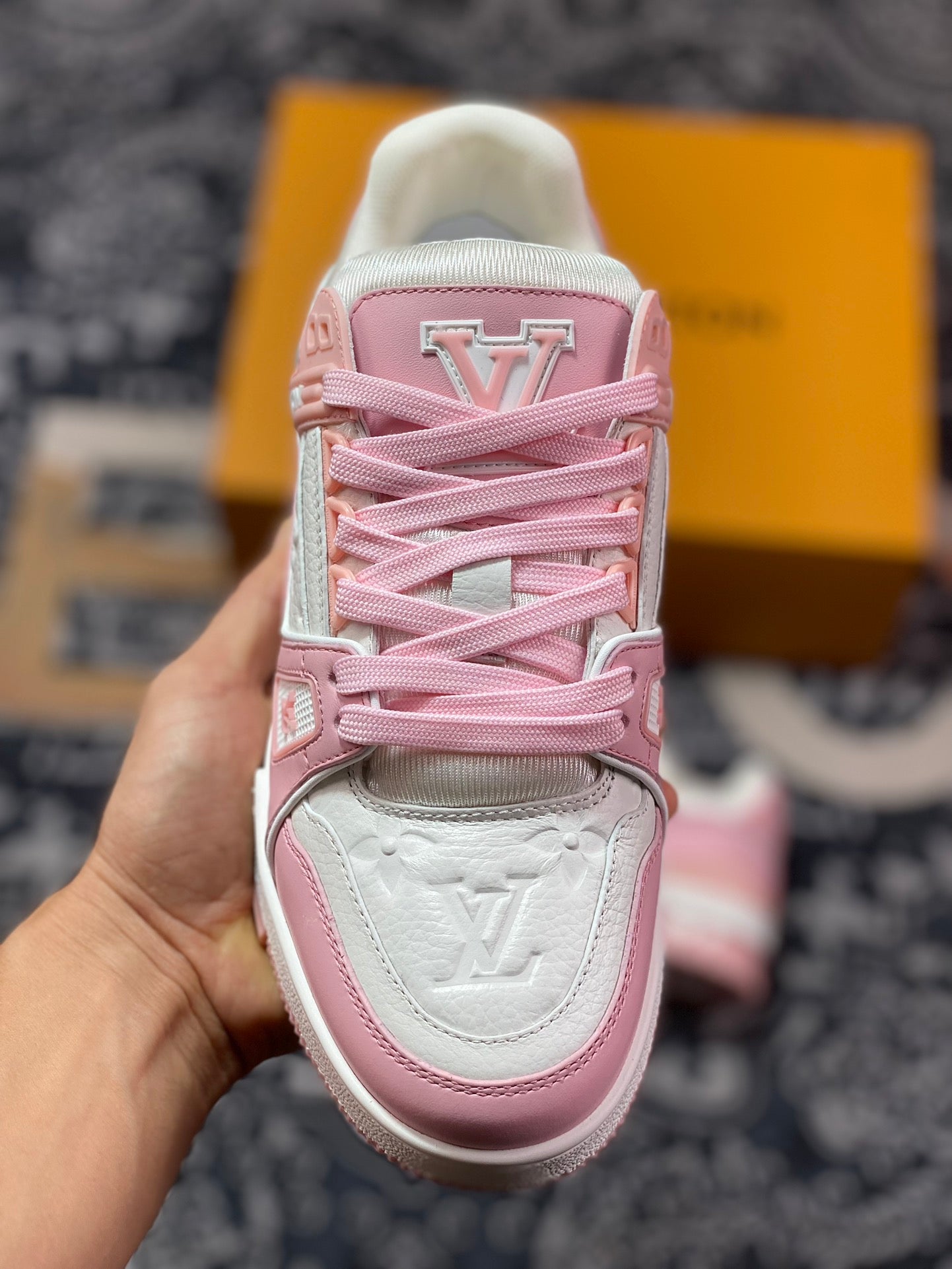 LV Trainer Sneaker Rosa