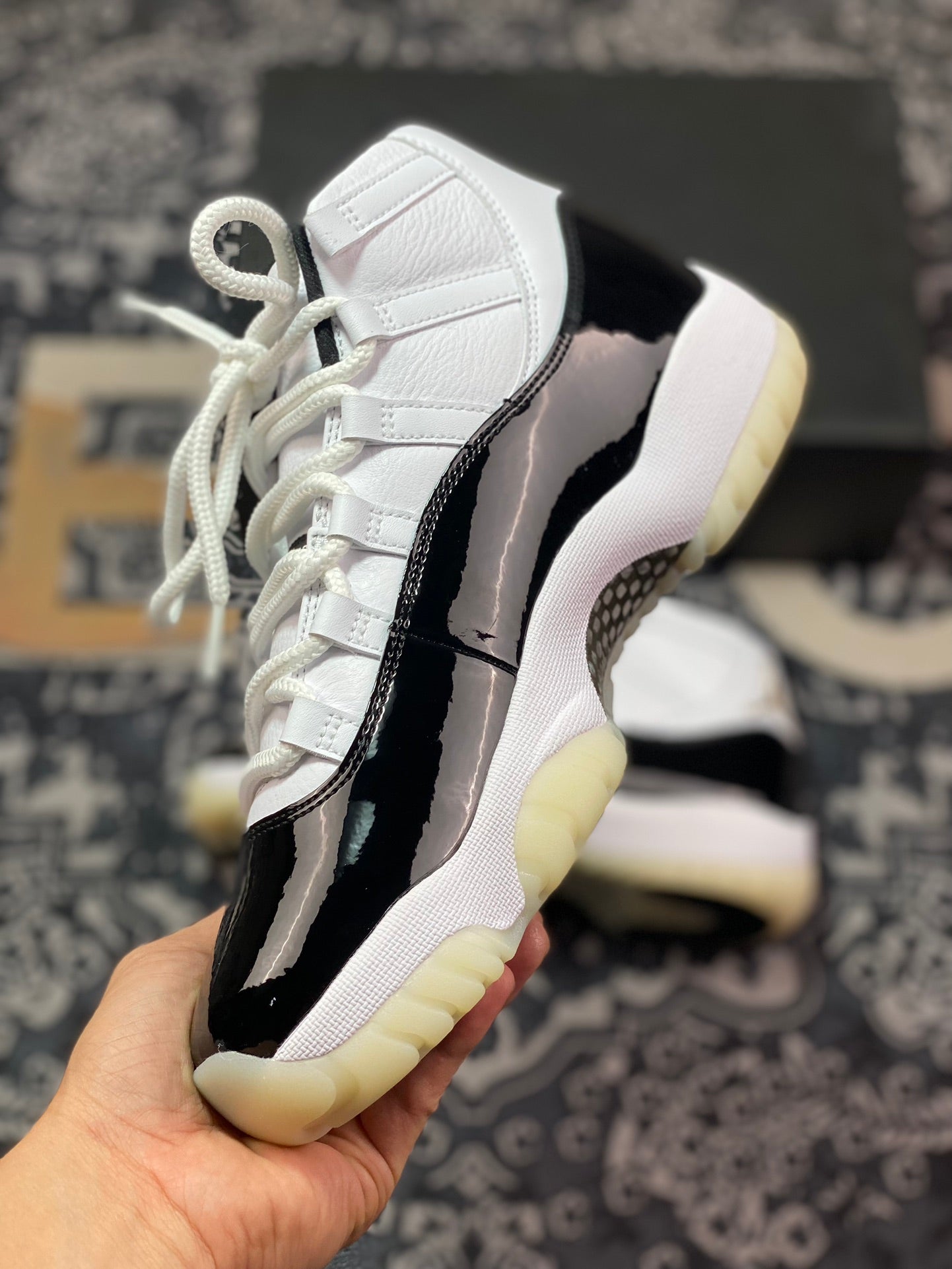 Nike AirJordan11 Retro "Gratitude"