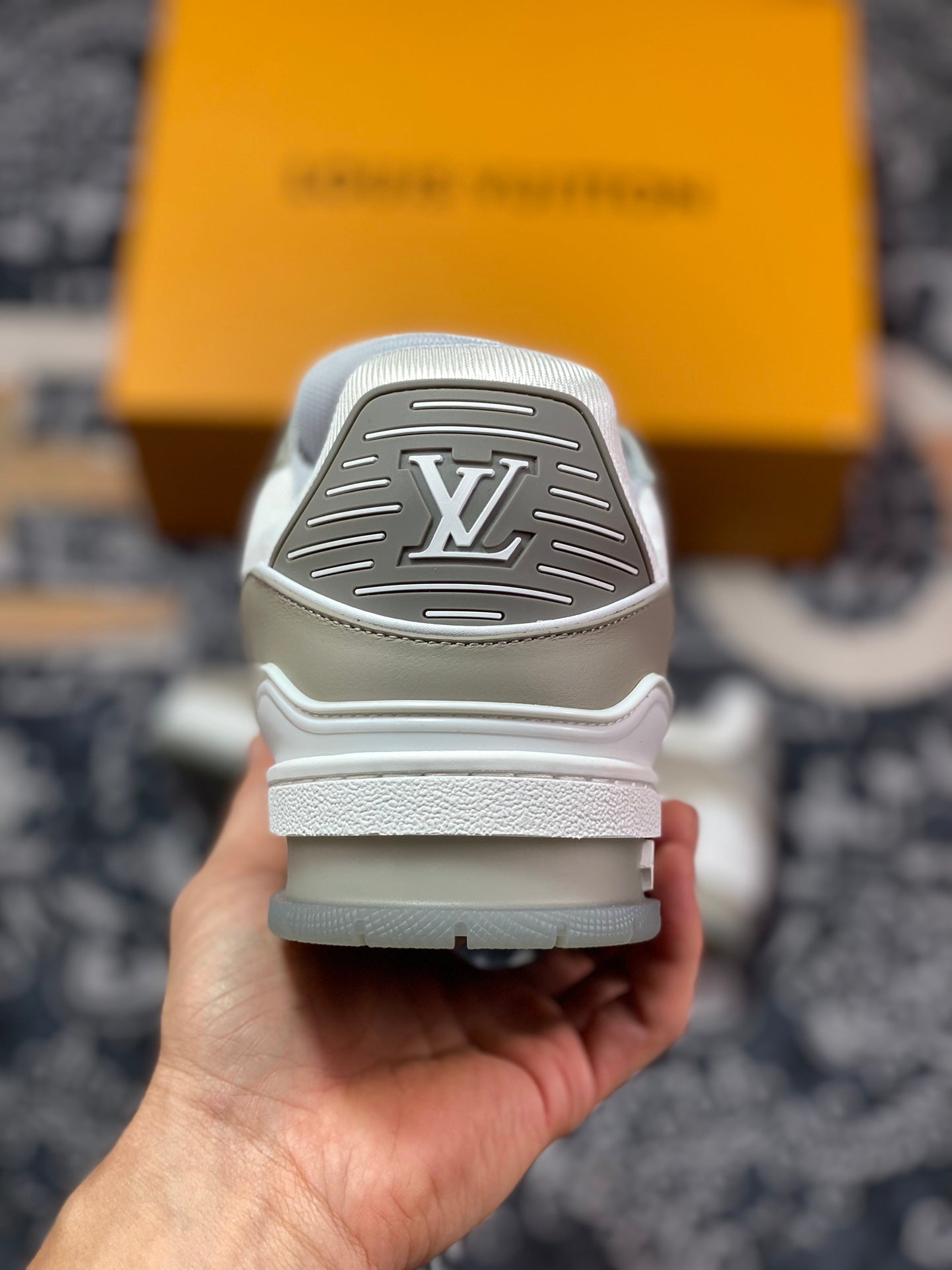 LV Trainer Sneaker Cinza