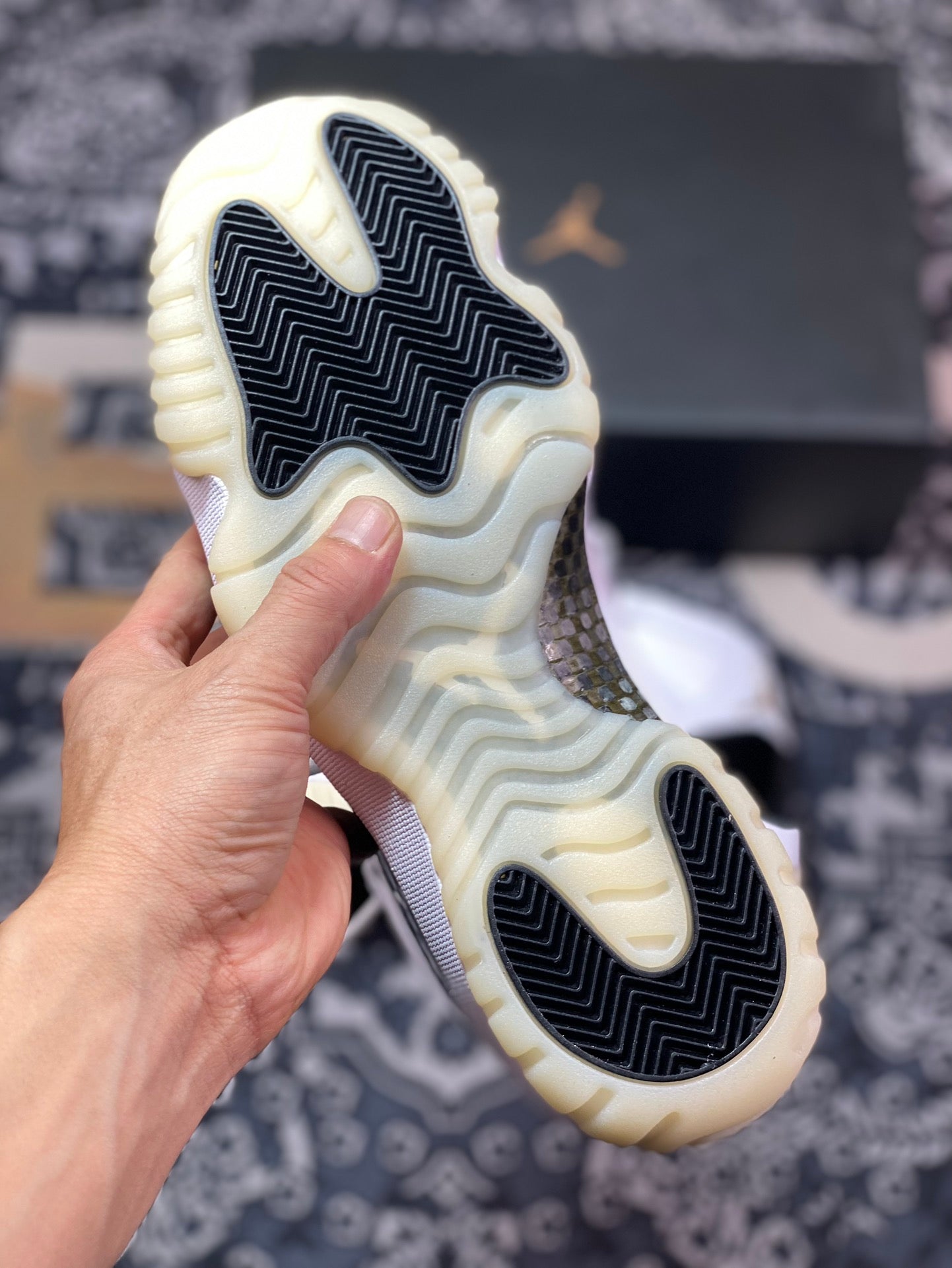 Nike AirJordan11 Retro "Gratitude"