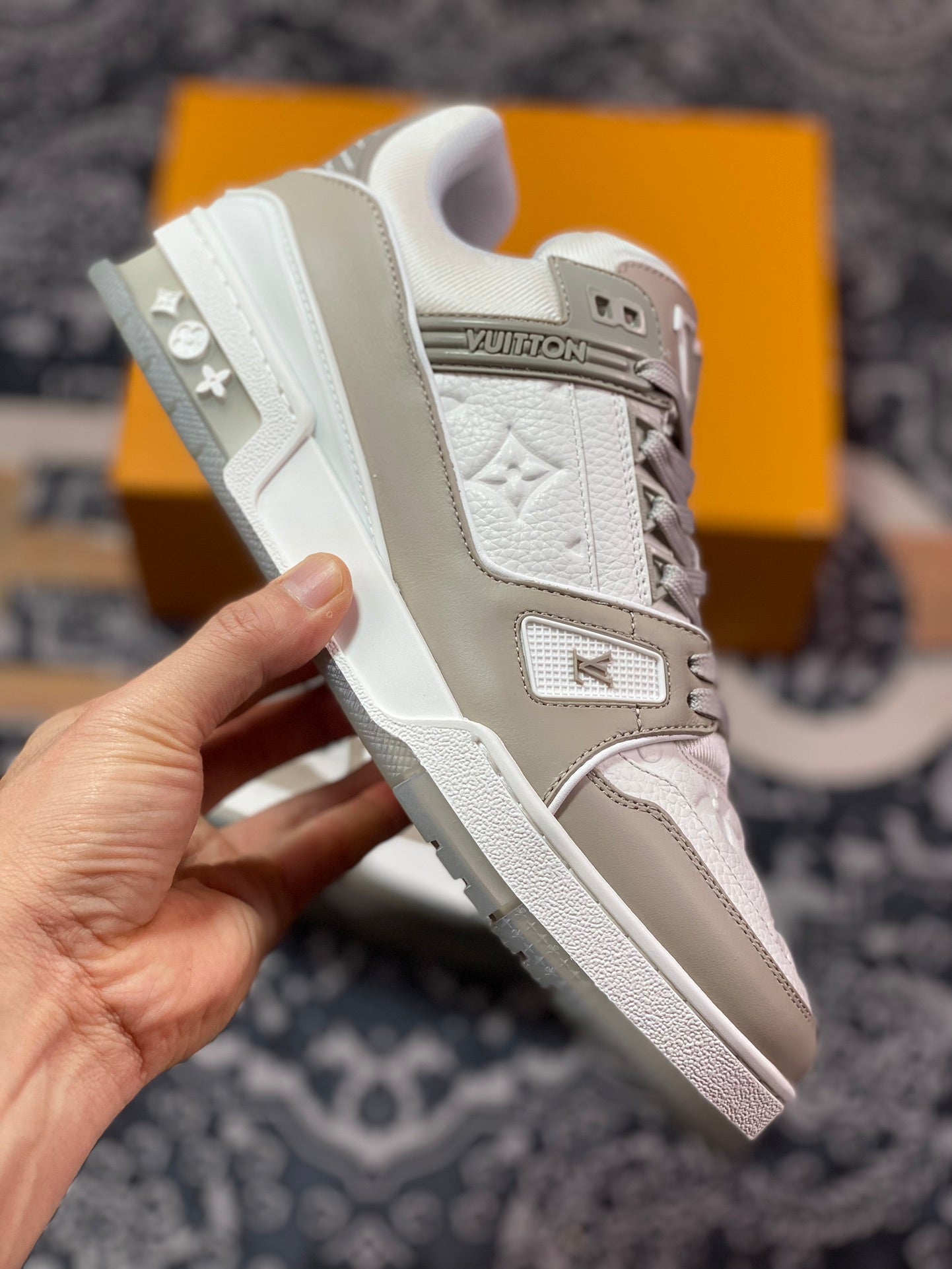 LV Trainer Sneaker Cinza