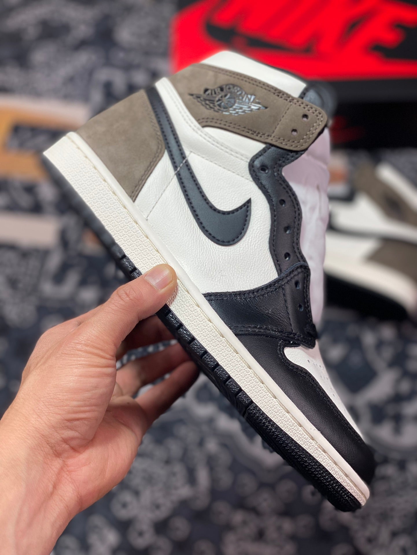 Nike AirJordan1 High Travis Scott Mocha