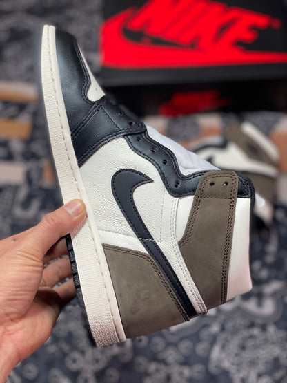 Nike AirJordan1 High Travis Scott Mocha