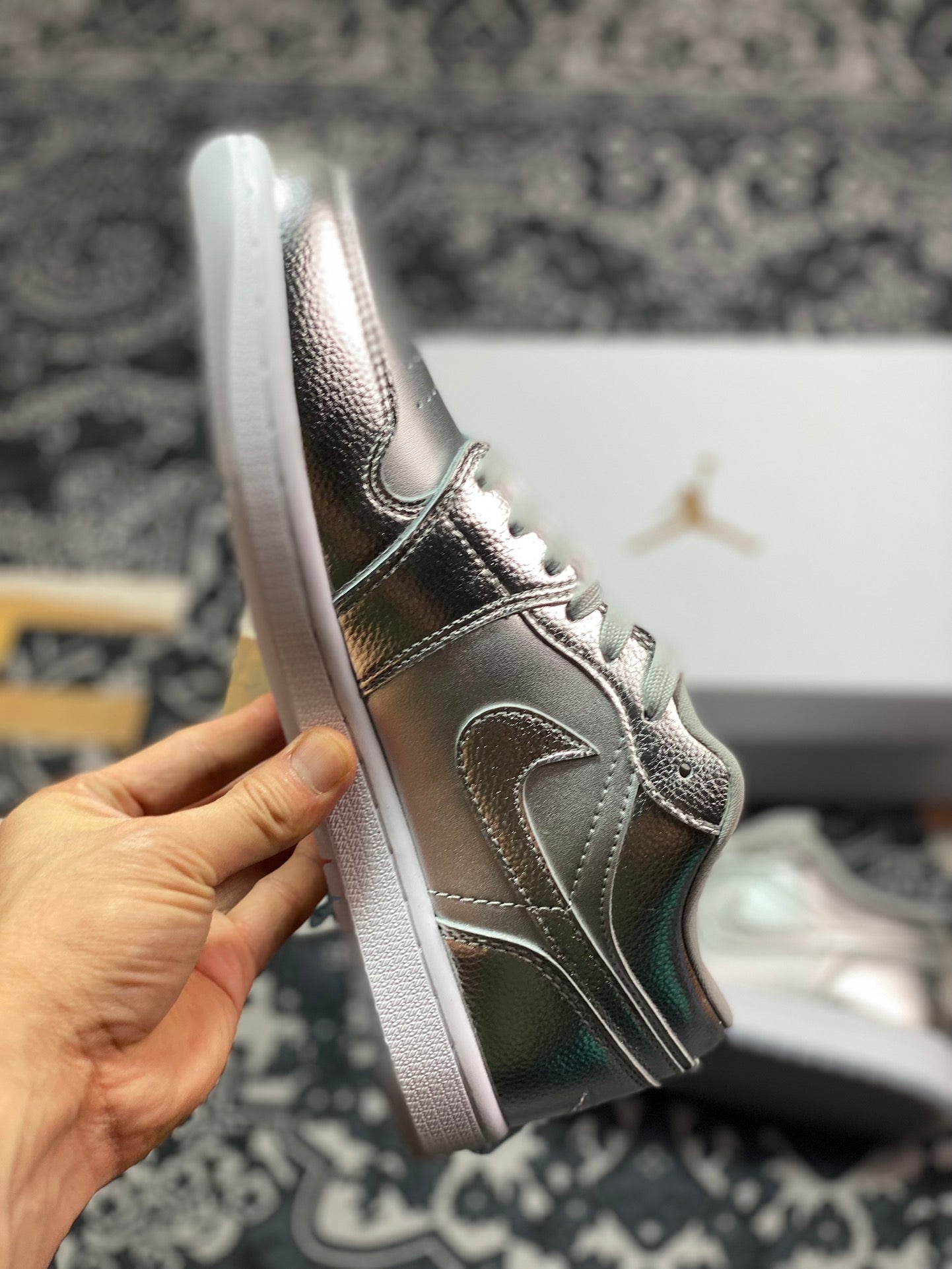 Nike AirJordan1 Low "Metallic Silver"