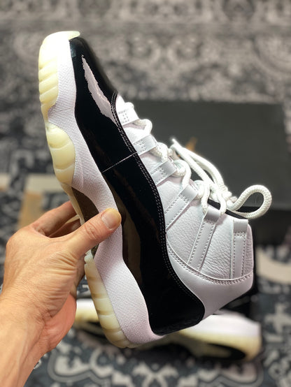 Nike AirJordan11 Retro "Gratitude"