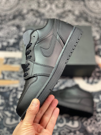 Nike AirJordan1 Low "Triple Black"