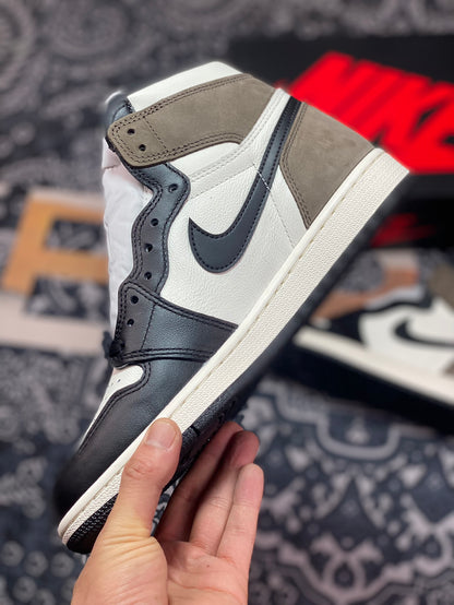 Nike AirJordan1 High Travis Scott Mocha