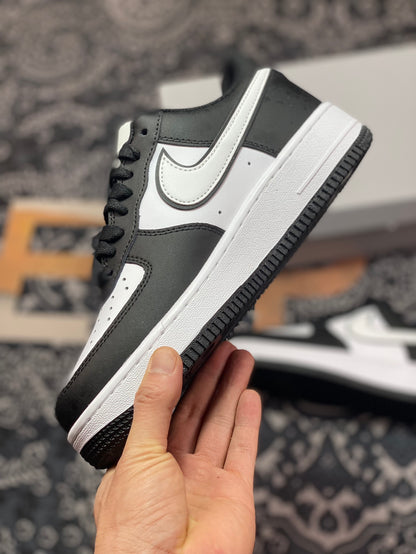 Nike AirForce1 Panda