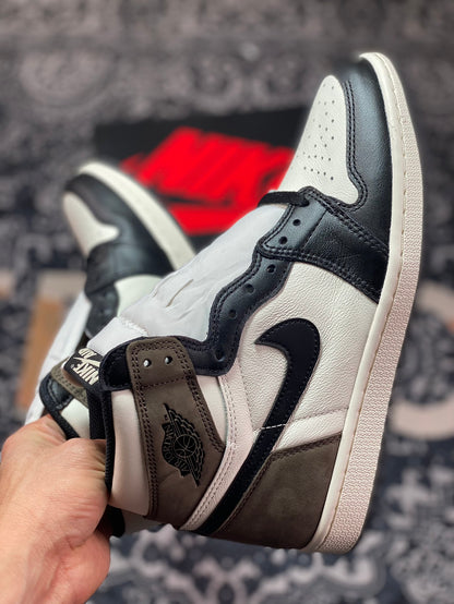 Nike AirJordan1 High Travis Scott Mocha